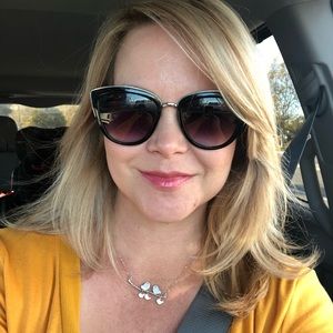 Meet your Posher, Deana